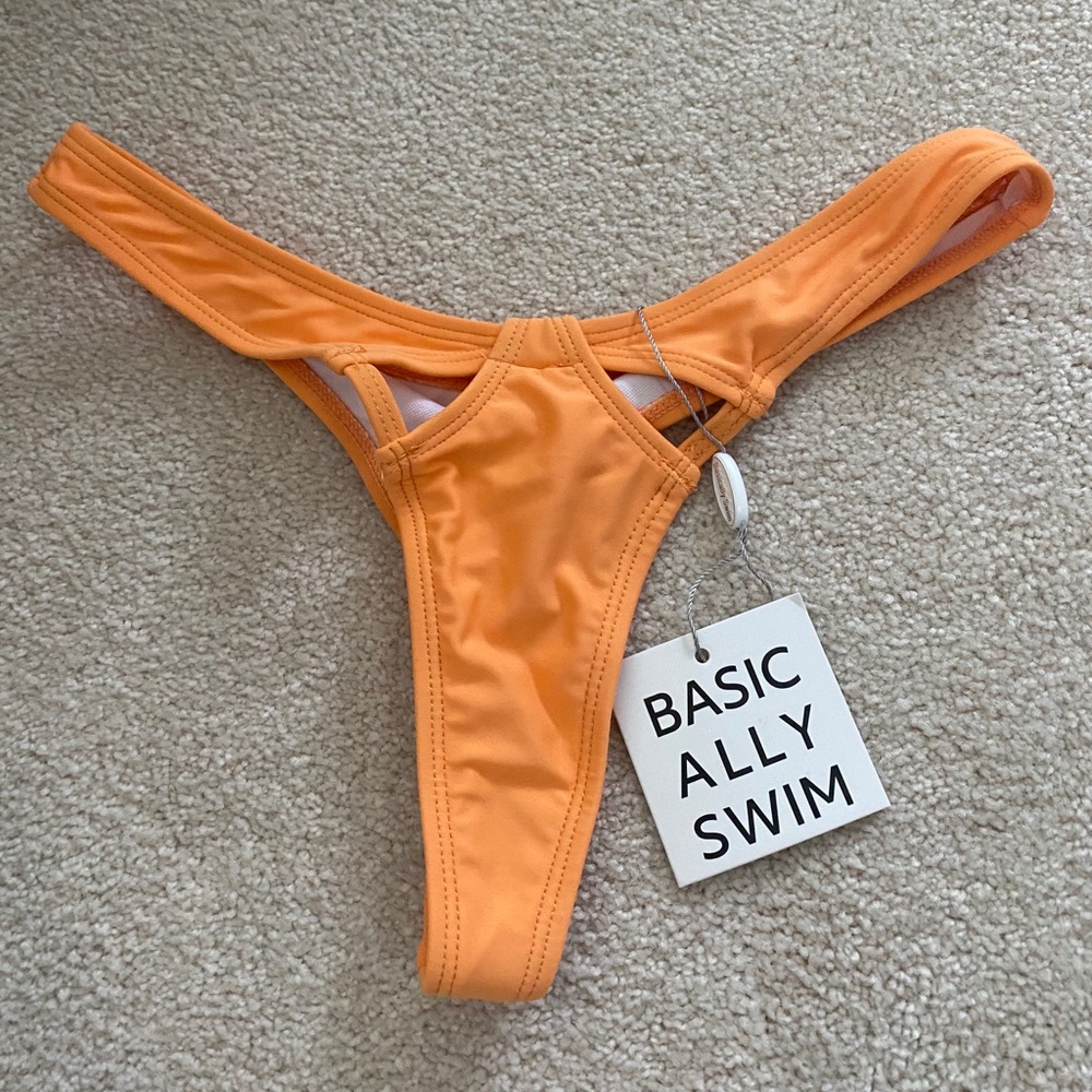 sexy bikini bottoms. New with tags never worn